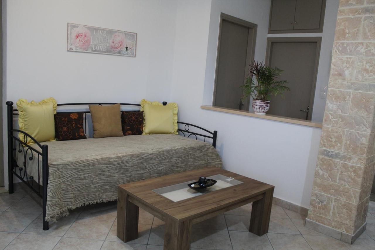 Vakis Apartments 5 Romanon ภายนอก รูปภาพ