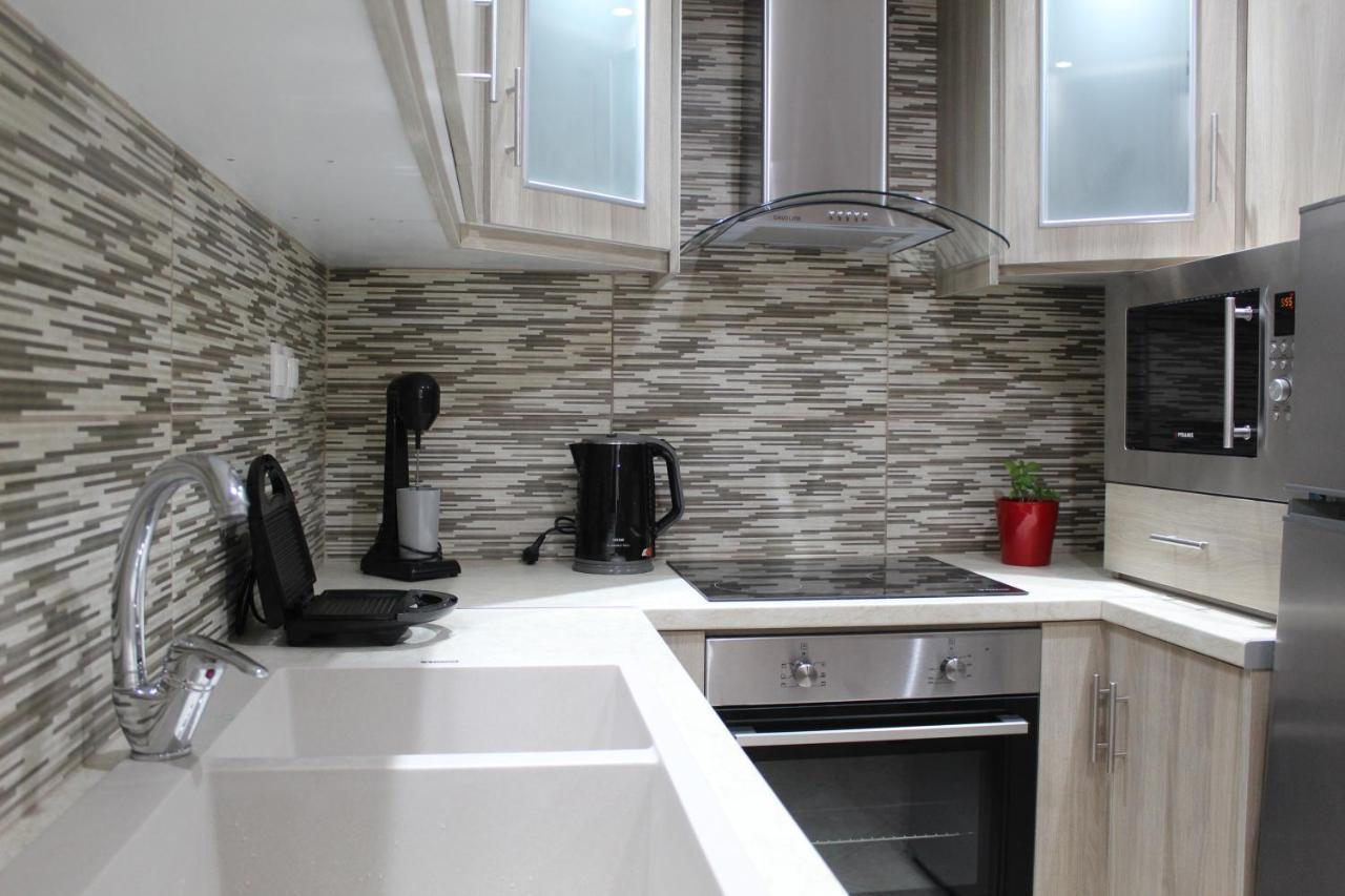 Vakis Apartments 5 Romanon ภายนอก รูปภาพ
