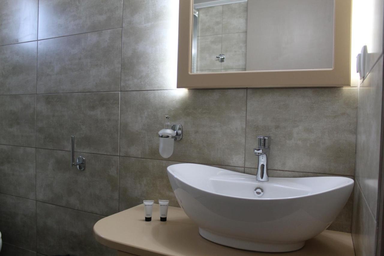 Vakis Apartments 5 Romanon ภายนอก รูปภาพ
