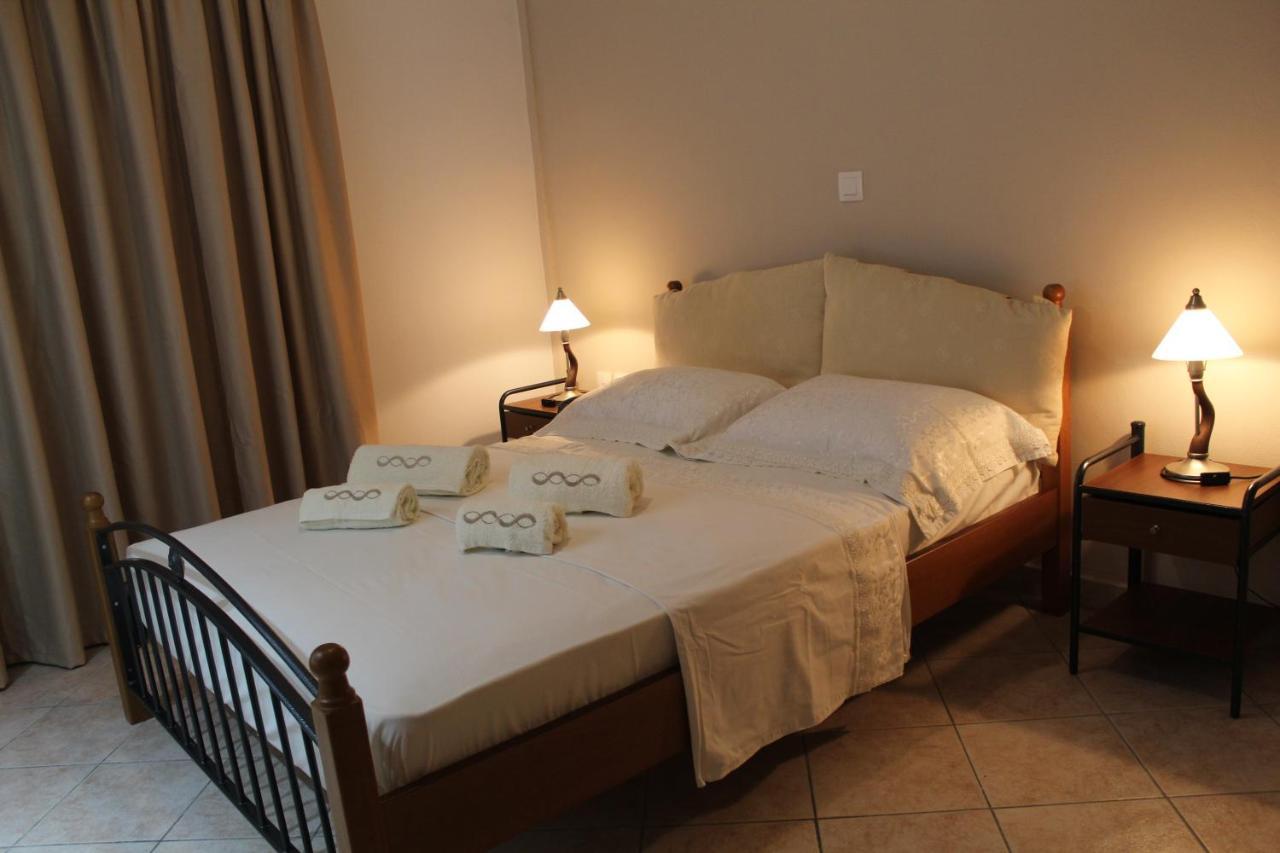 Vakis Apartments 5 Romanon ภายนอก รูปภาพ